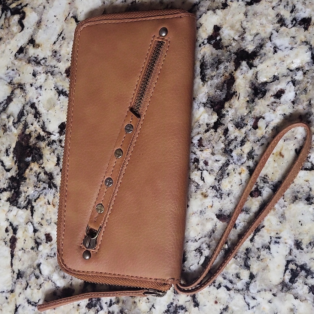 Free People Wristlet Walllet - Picture 2 of 12